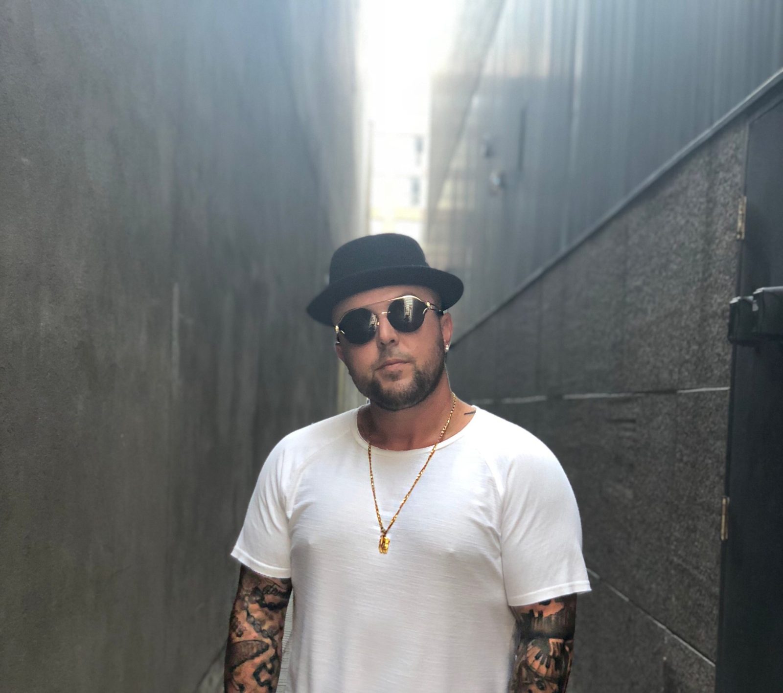 Ferreira Mesmerizes with Hypnotic New Single “Into You” Ferreira